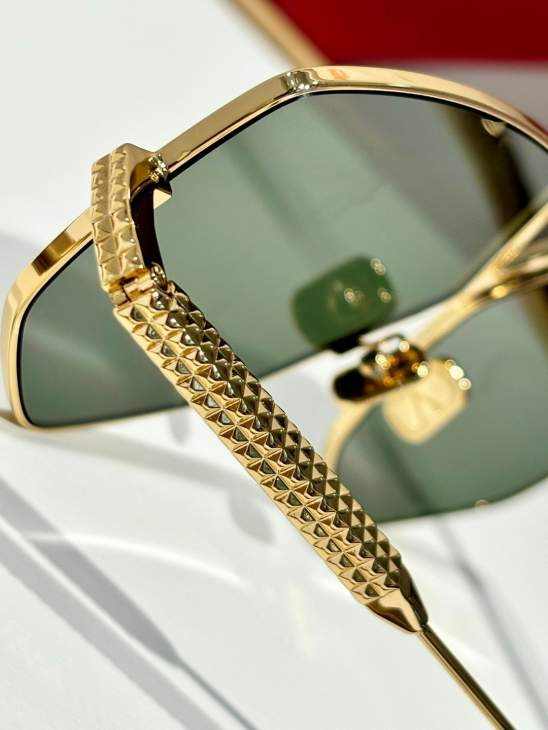 Picture of Valentino Sunglasses _SKUfw66211251fw